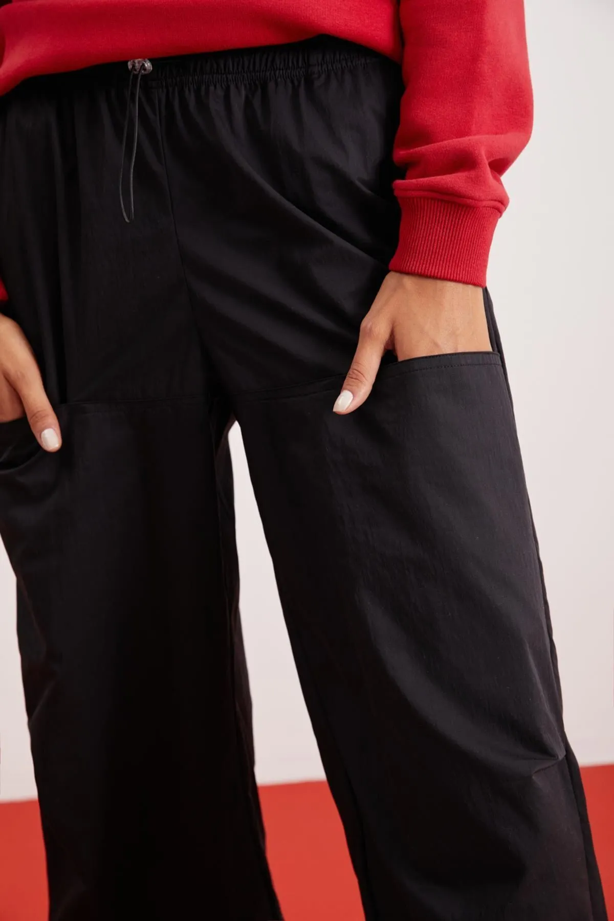 ANNELISE WOMEN'S WATERPROOK PARASUTE FABRIC WAVE AND PACHING RELAXED BLACK Pants