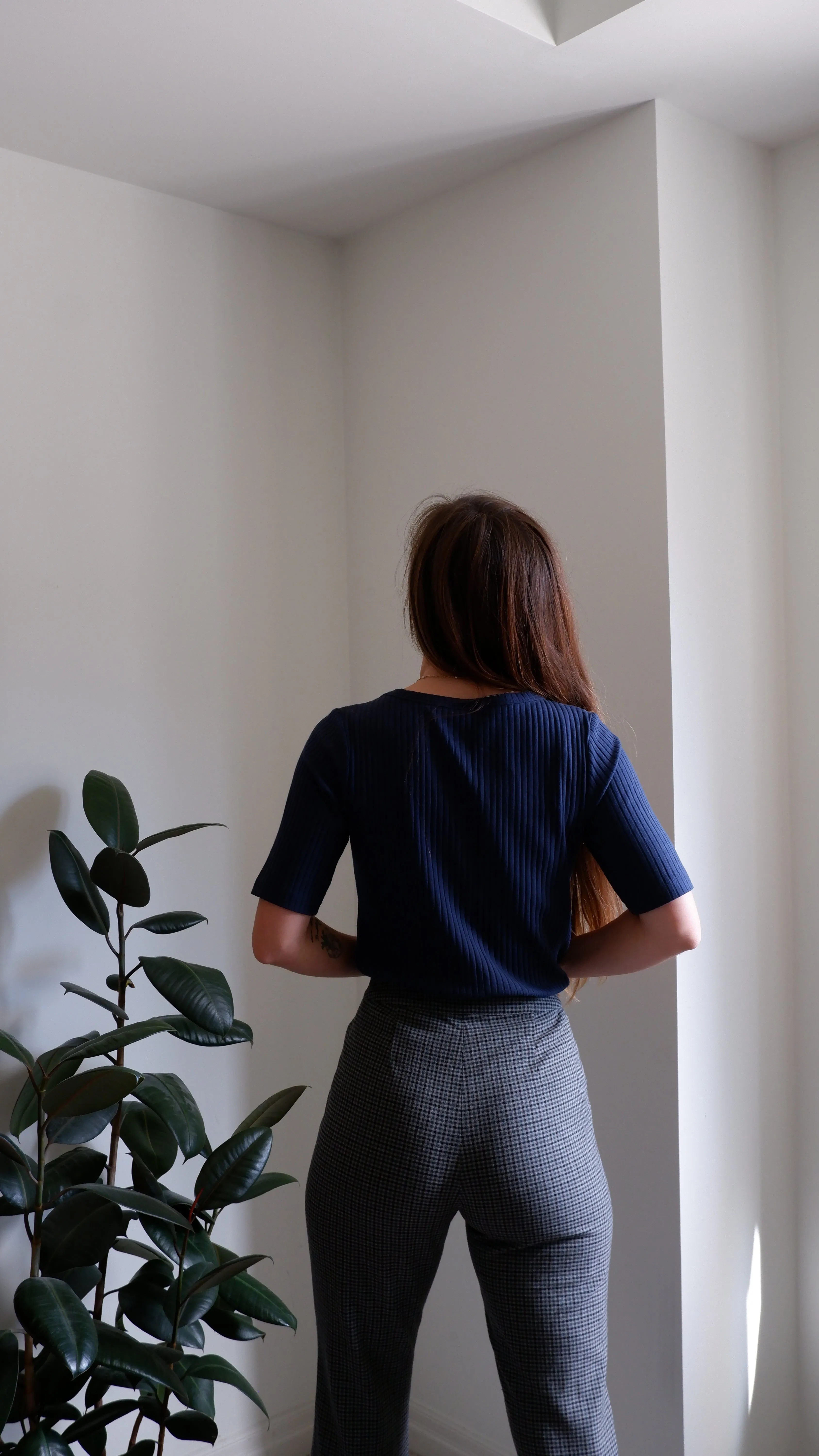 Frank & Oak Ribbed Midnight Blue Tee - L