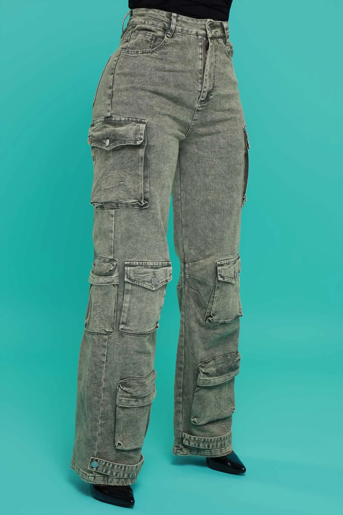 Grand Finale Stretchy Cargo Jeans - Olive