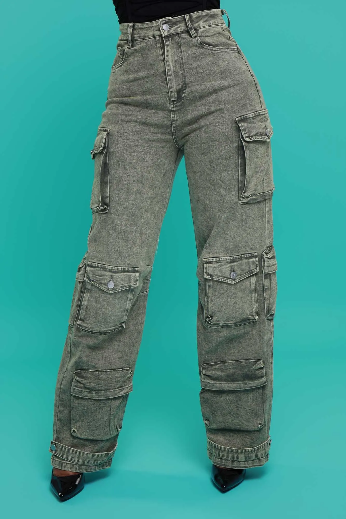 Grand Finale Stretchy Cargo Jeans - Olive